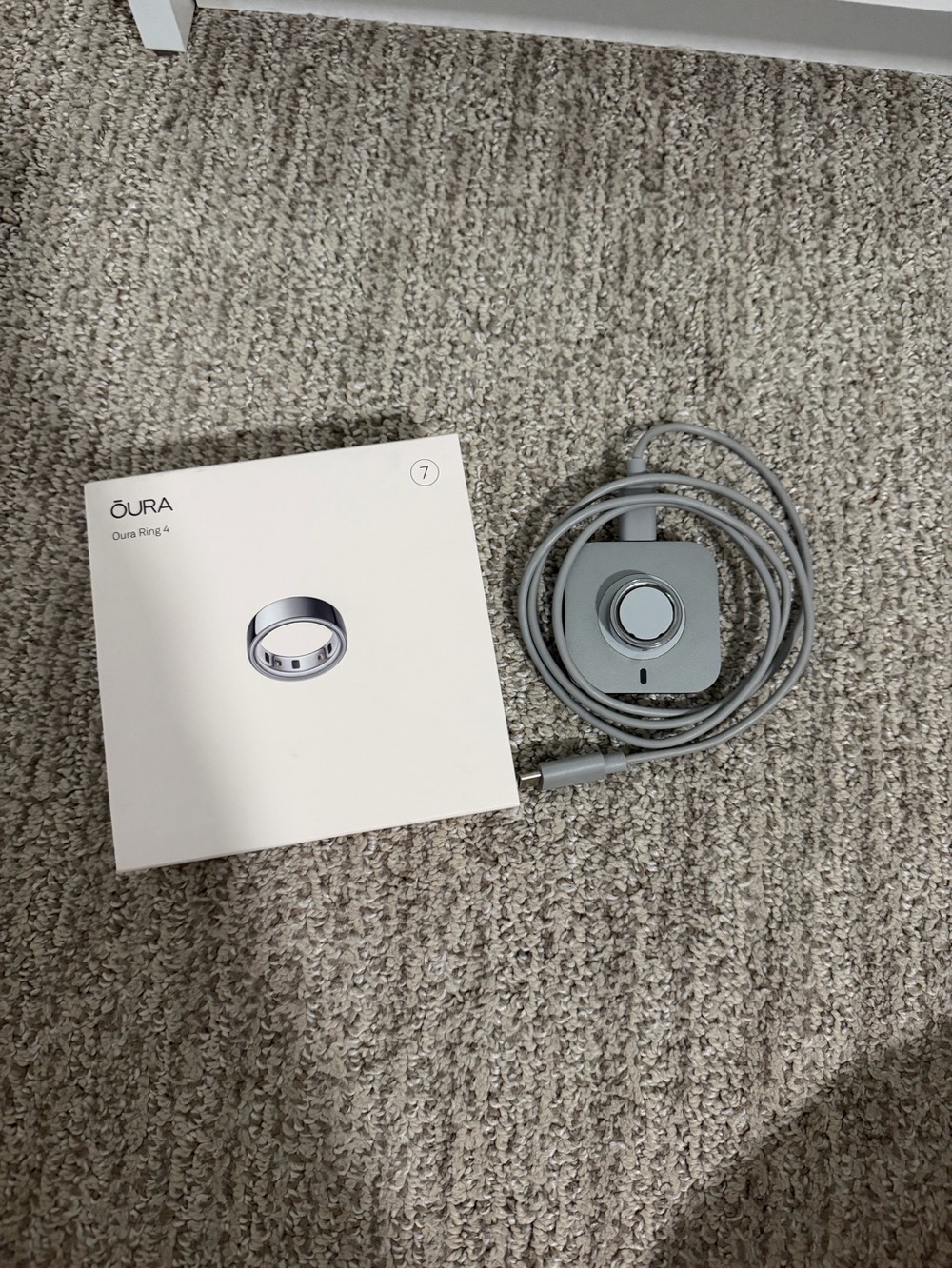 ŌURA Ring 4 Charger with Cable - silver size 7